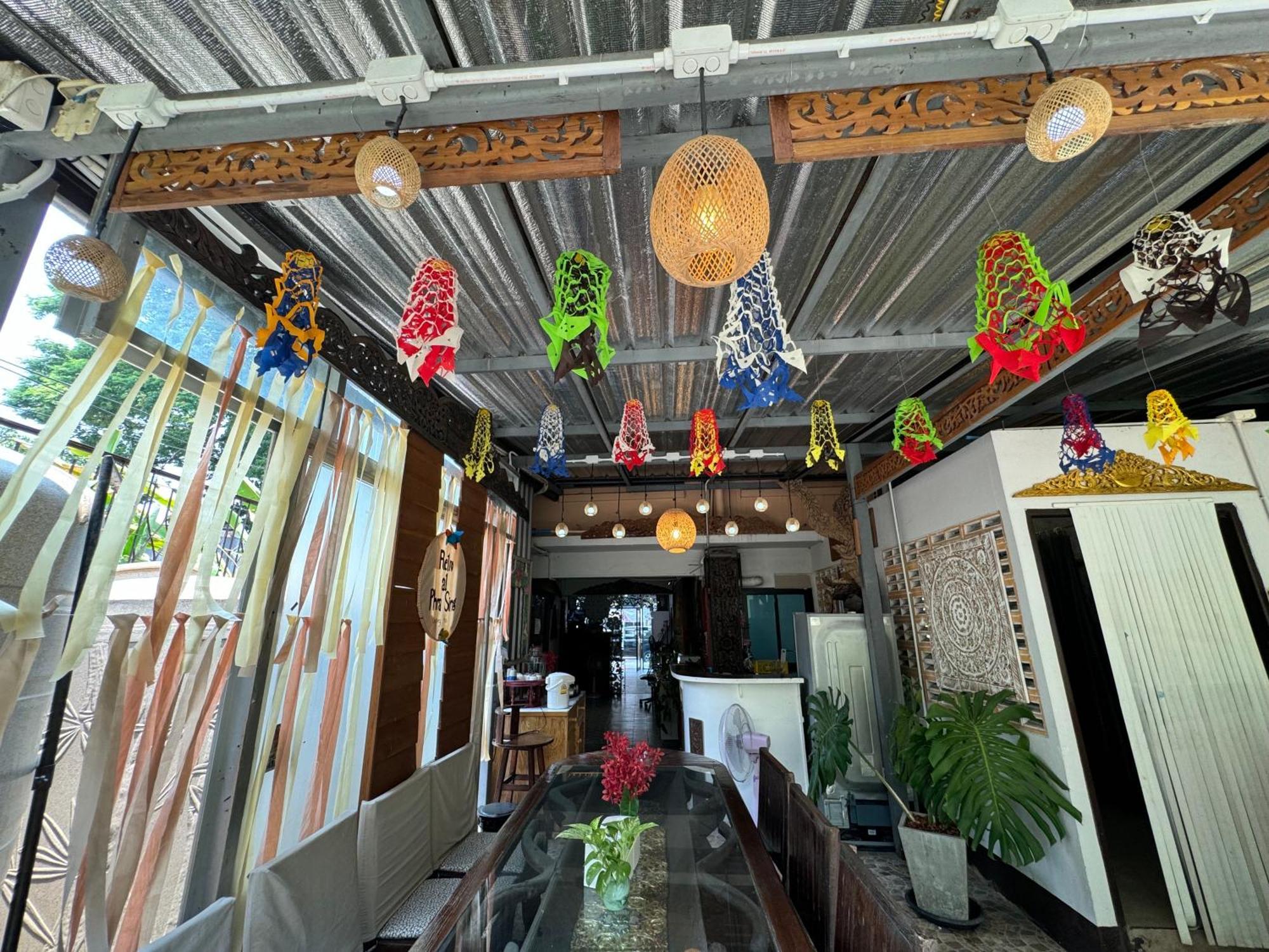 Retro At Phra Sing Guest House Chiang Mai Esterno foto