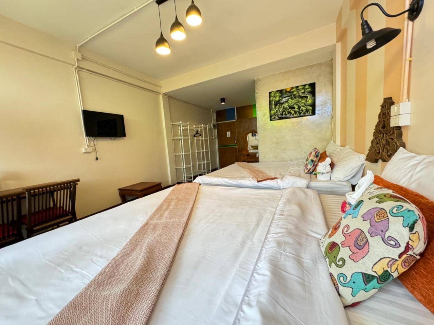 Retro At Phra Sing Guest House Chiang Mai Esterno foto