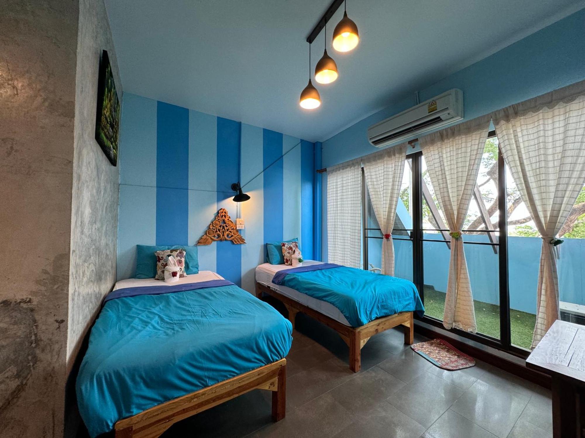 Retro At Phra Sing Guest House Chiang Mai Esterno foto