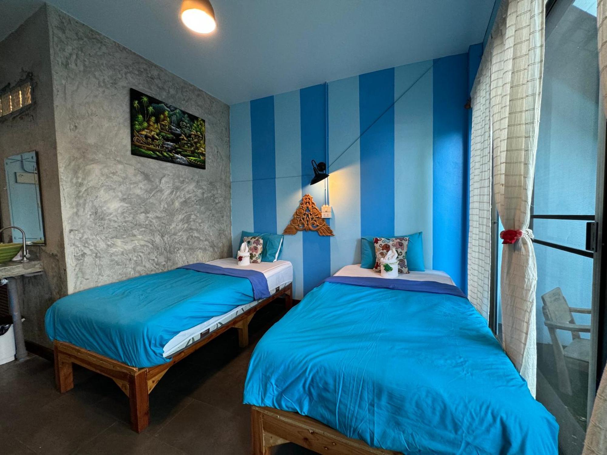 Retro At Phra Sing Guest House Chiang Mai Esterno foto