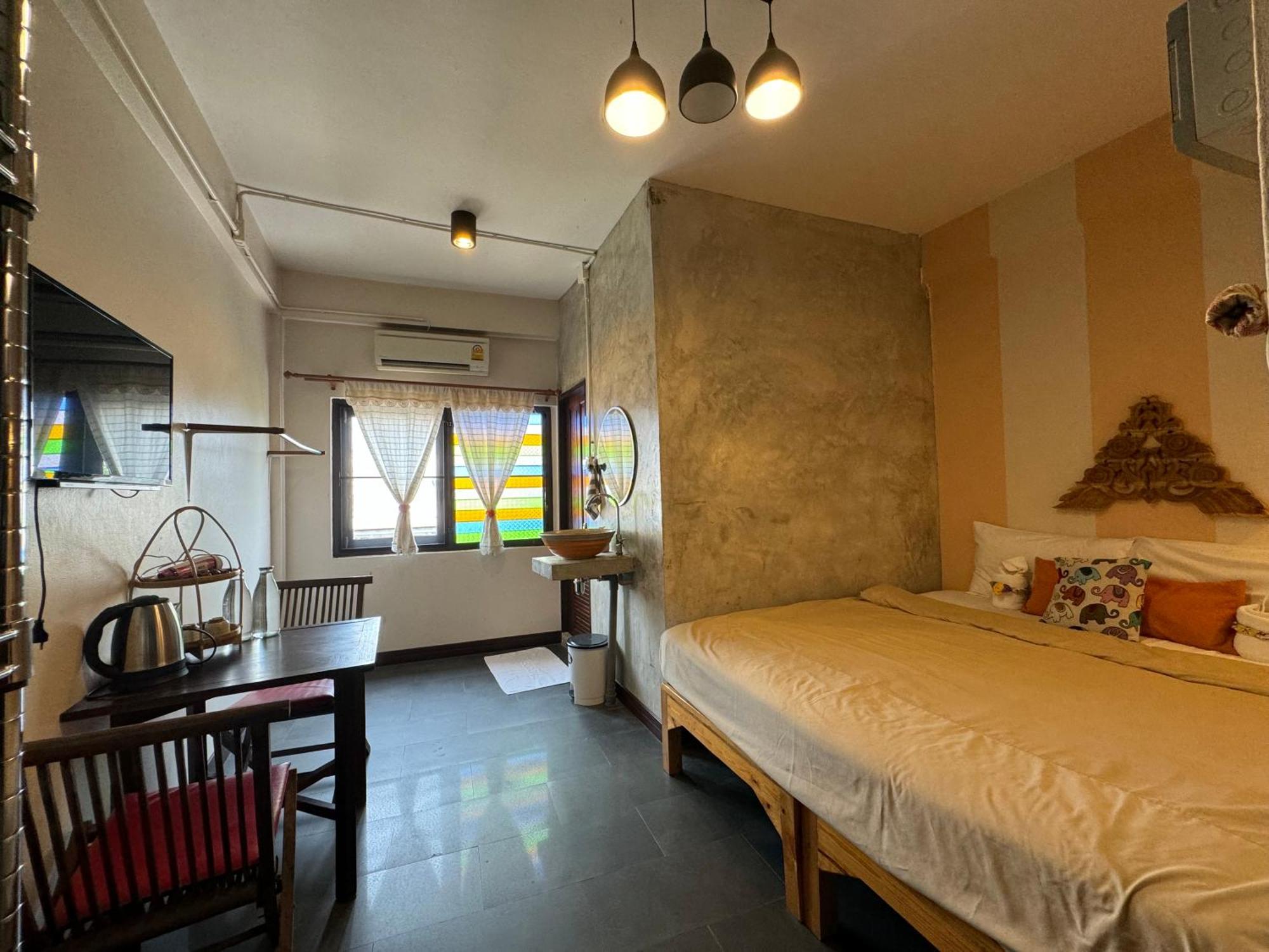 Retro At Phra Sing Guest House Chiang Mai Esterno foto
