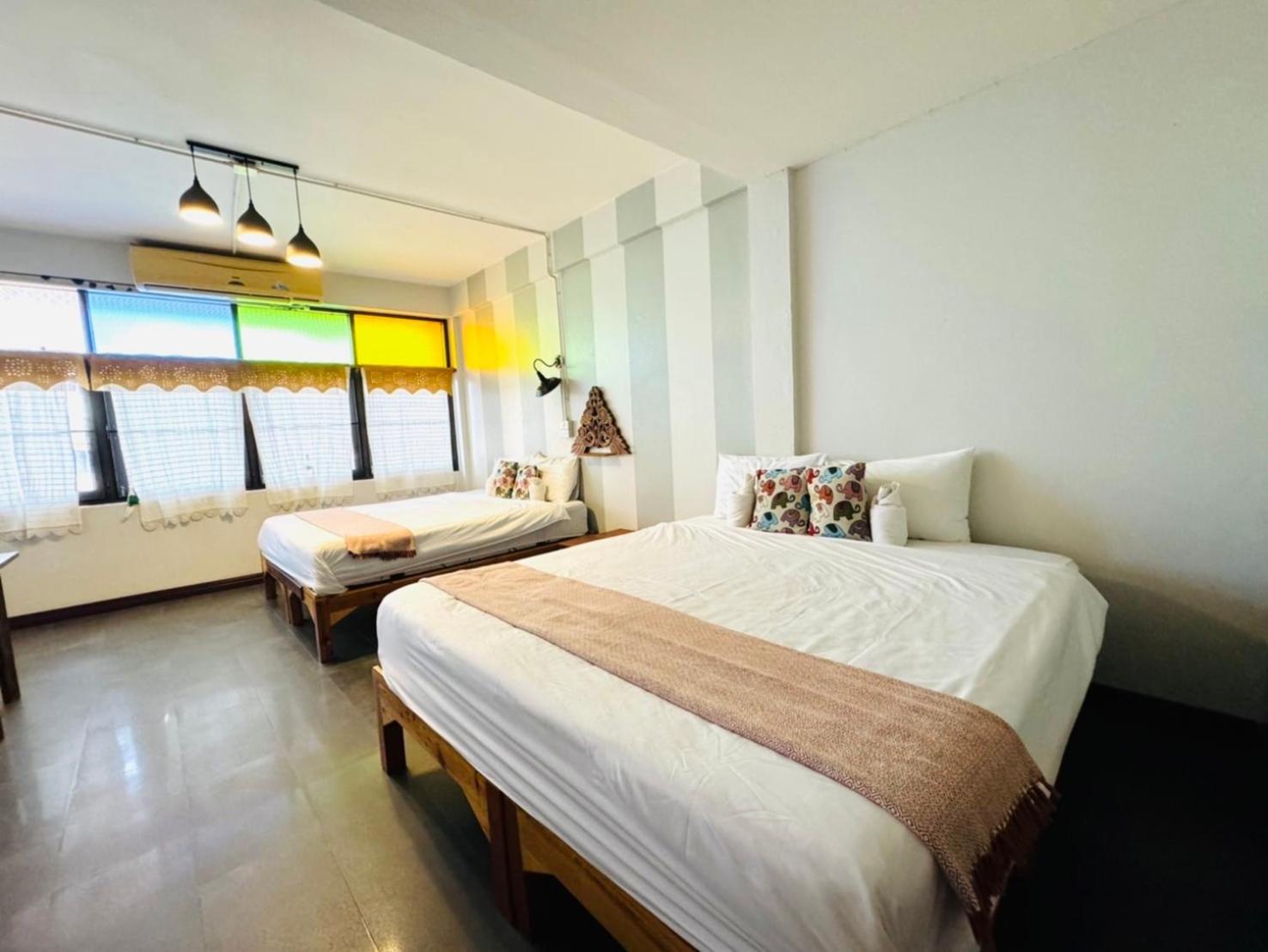 Retro At Phra Sing Guest House Chiang Mai Esterno foto