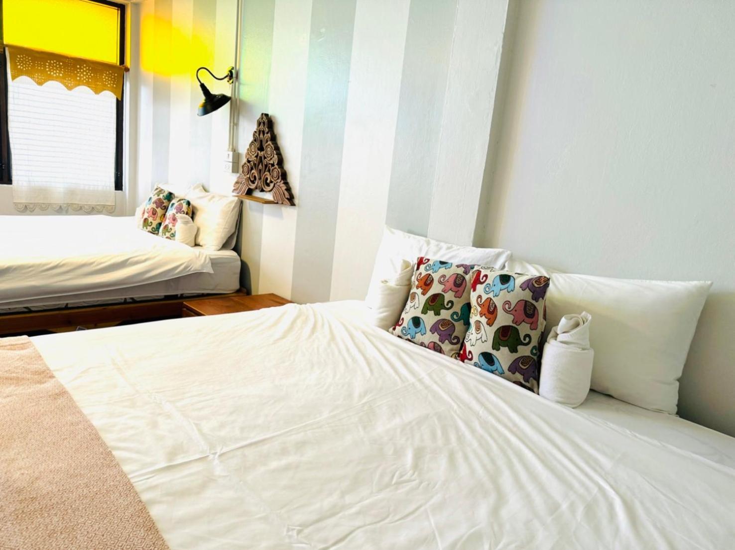 Retro At Phra Sing Guest House Chiang Mai Esterno foto