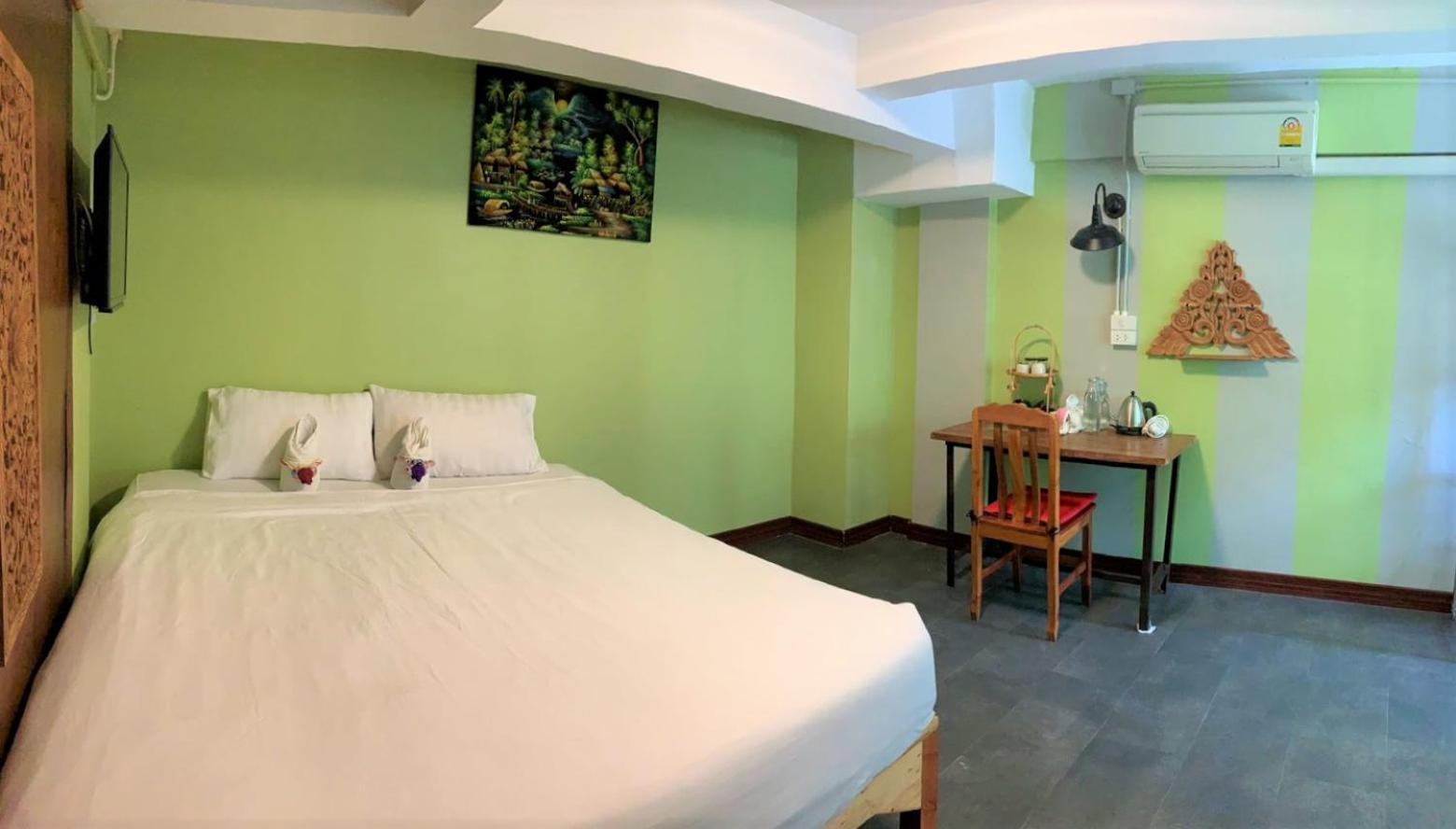 Retro At Phra Sing Guest House Chiang Mai Esterno foto