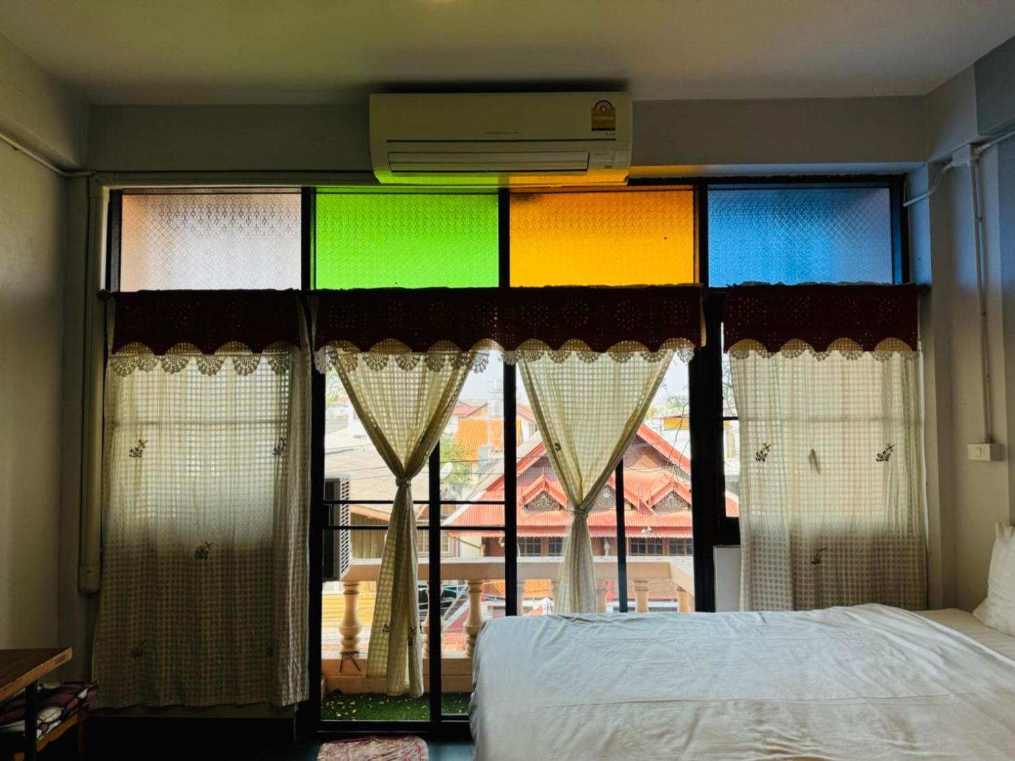 Retro At Phra Sing Guest House Chiang Mai Esterno foto
